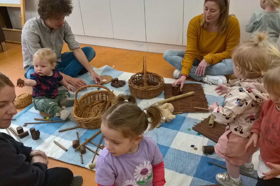 Art and Music <br/> For Ages 1-3